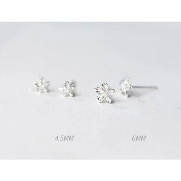 A pair Blossom Flower Stud Earrings -4.5mm-SS015 - Picture 4 of 9